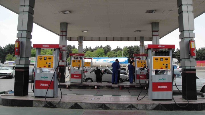 مراحل سوخت‌گیری در پمپ بنزین